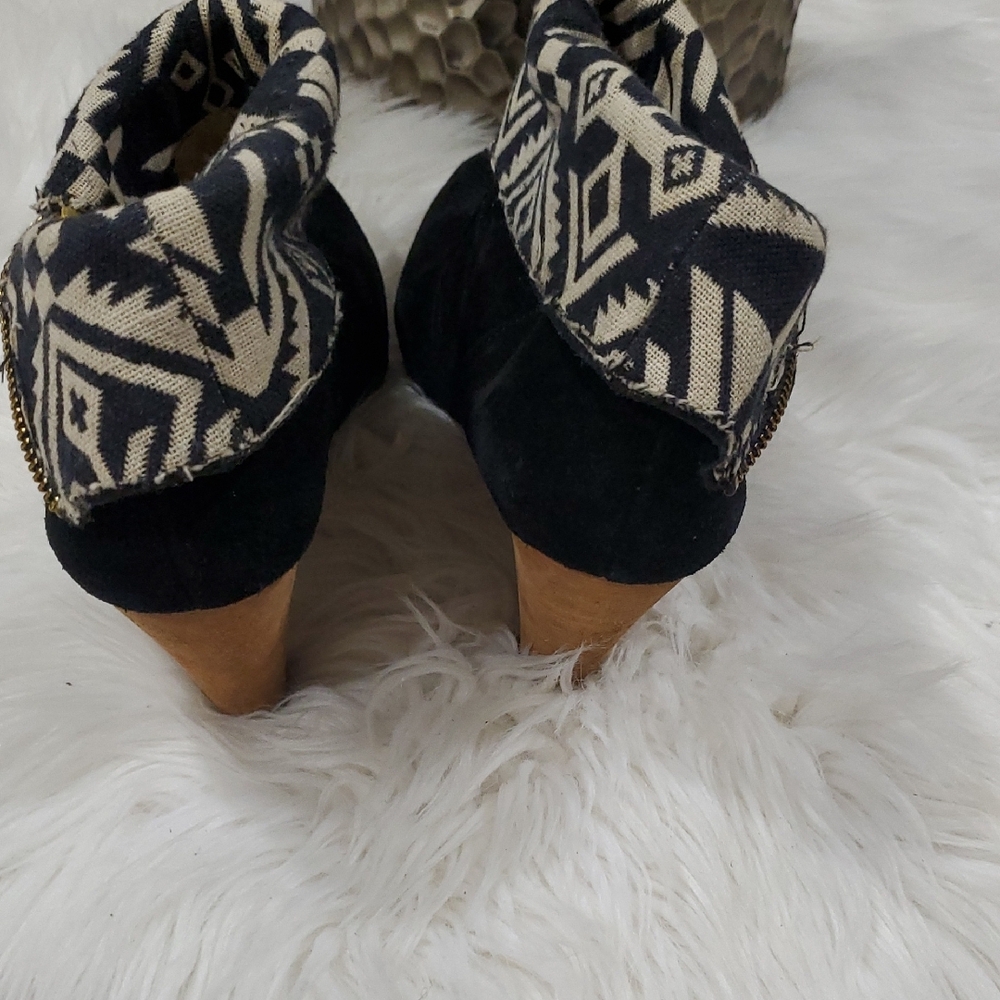 Matt Bernson Black Suede Fold Over Ankle Booties Boots Sz 8.5 - Picture 13 of 16